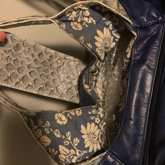 Crocodile Patent Leather - Picture 11 of 11